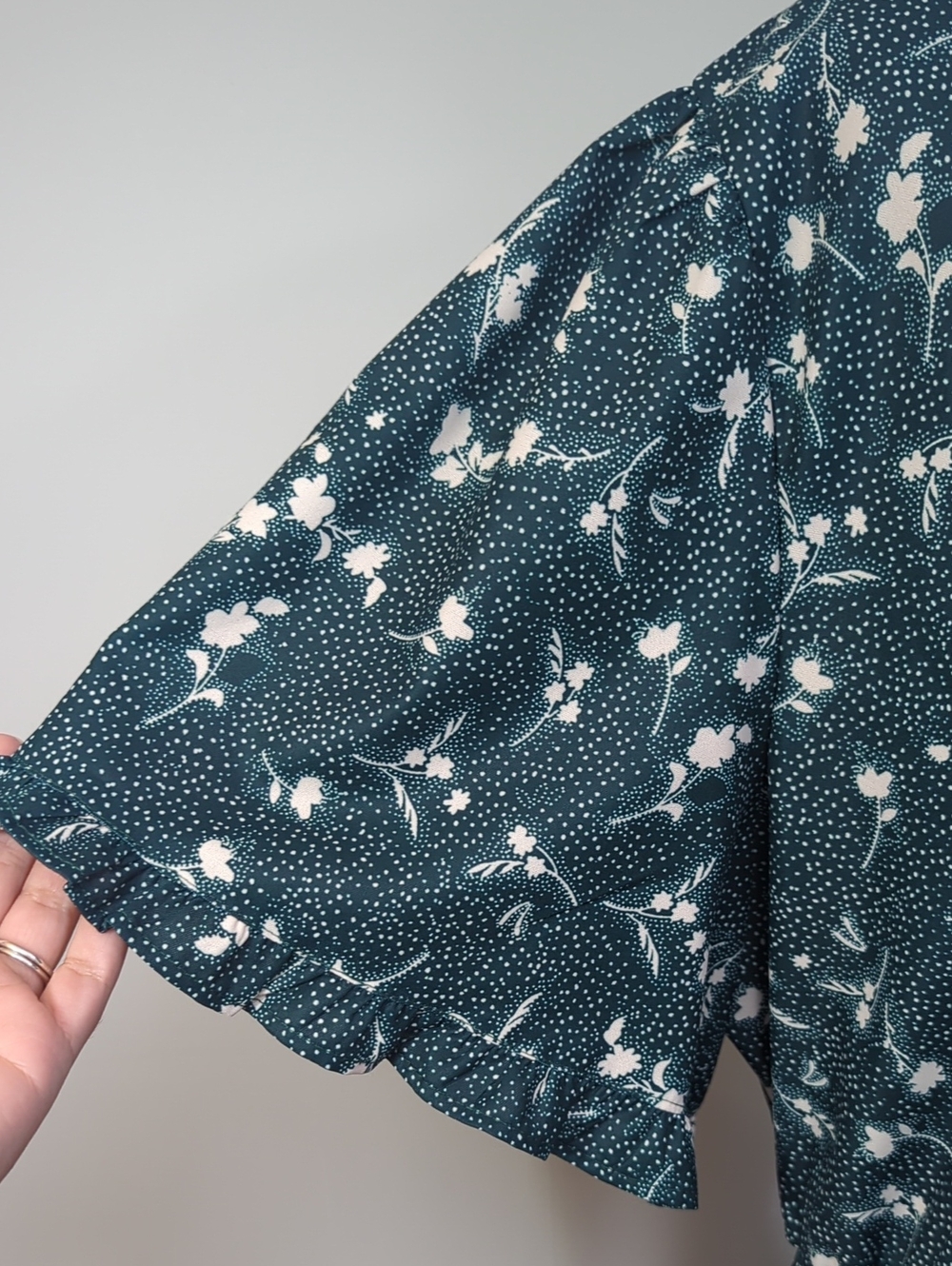 BloomChic Green Floral Smocked Waist Maxi Dress Size 18 Plus Size - Picture 3 of 10